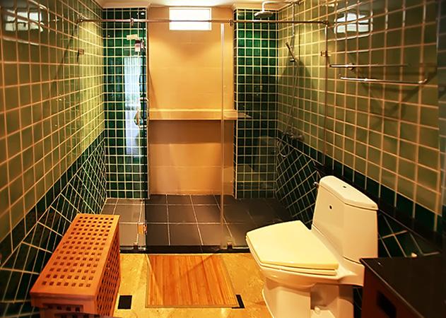 The Residence Jomtien - Spacious bathroom