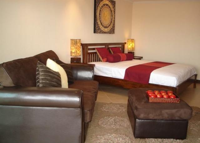 The Residence Condo Studio - Bed and Sofa The Residence Condo Studio - Bed and Sofa