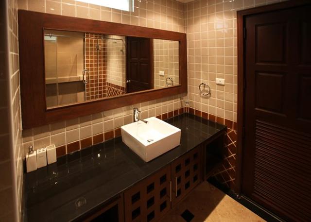 The Residence Condo Studio - Bathroom